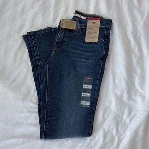 Levi’s 311 Shaping Skinny jeans 24X30